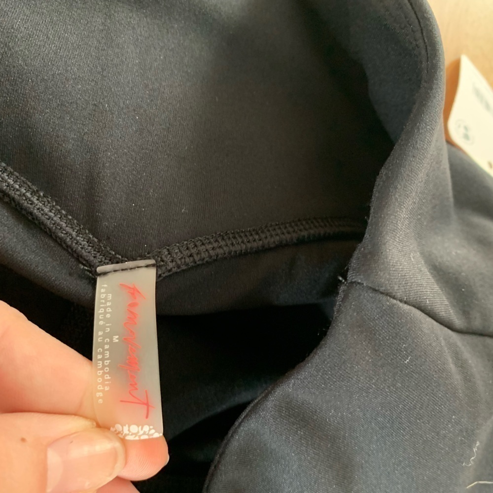 NEW Free People Black Wave Rider Leggings Size Medium - Picture 15 of 16